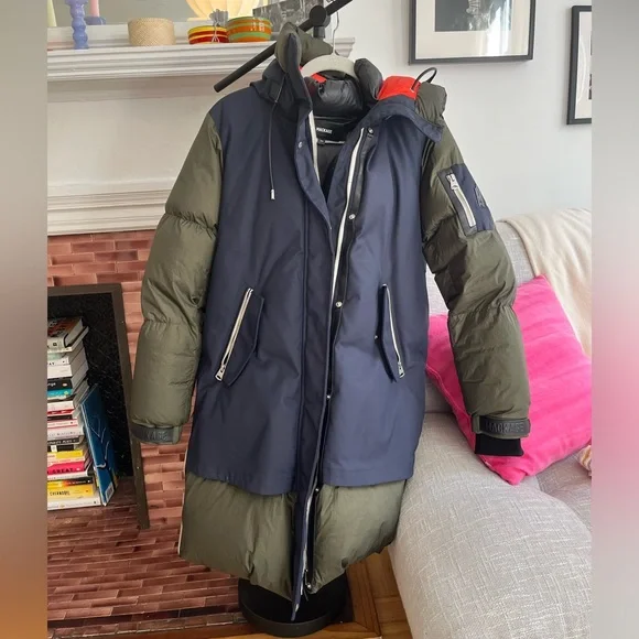 Mackage down coat. Size m - Picture 1 of 8